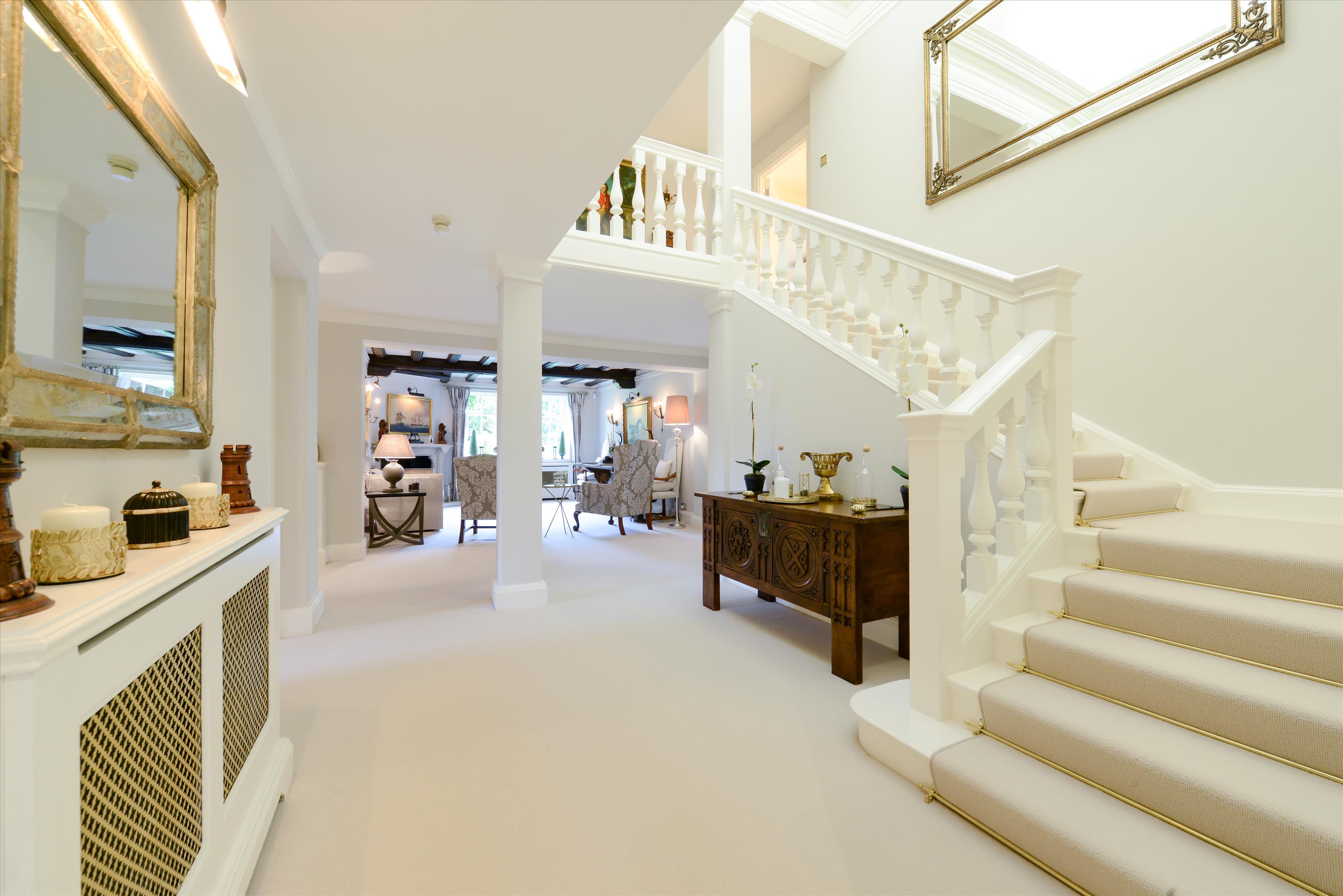 53.75 acres, Chobham, GU24., Surrey UKLandandFarms.co.uk