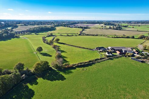 Picture of 3 bedroom farm/estate for sale.