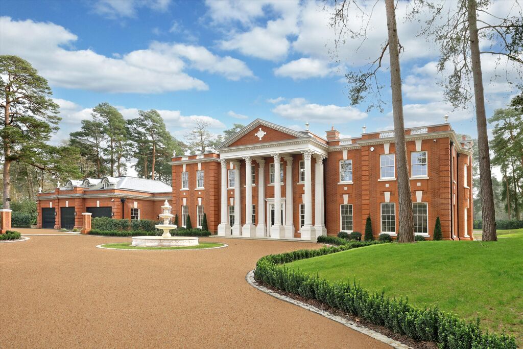 Image of Sherbourne Drive, Wentworth, Berkshire, SL5