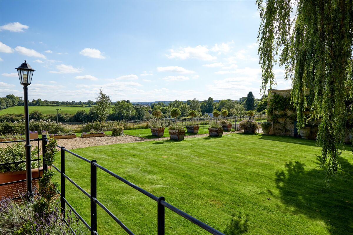 house for sale in Lower Oddington, MoretoninMarsh, Gloucestershire