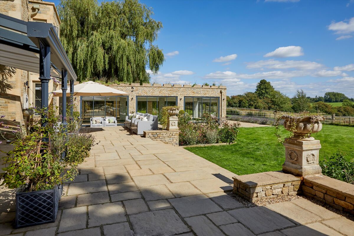 house for sale in Lower Oddington, MoretoninMarsh, Gloucestershire