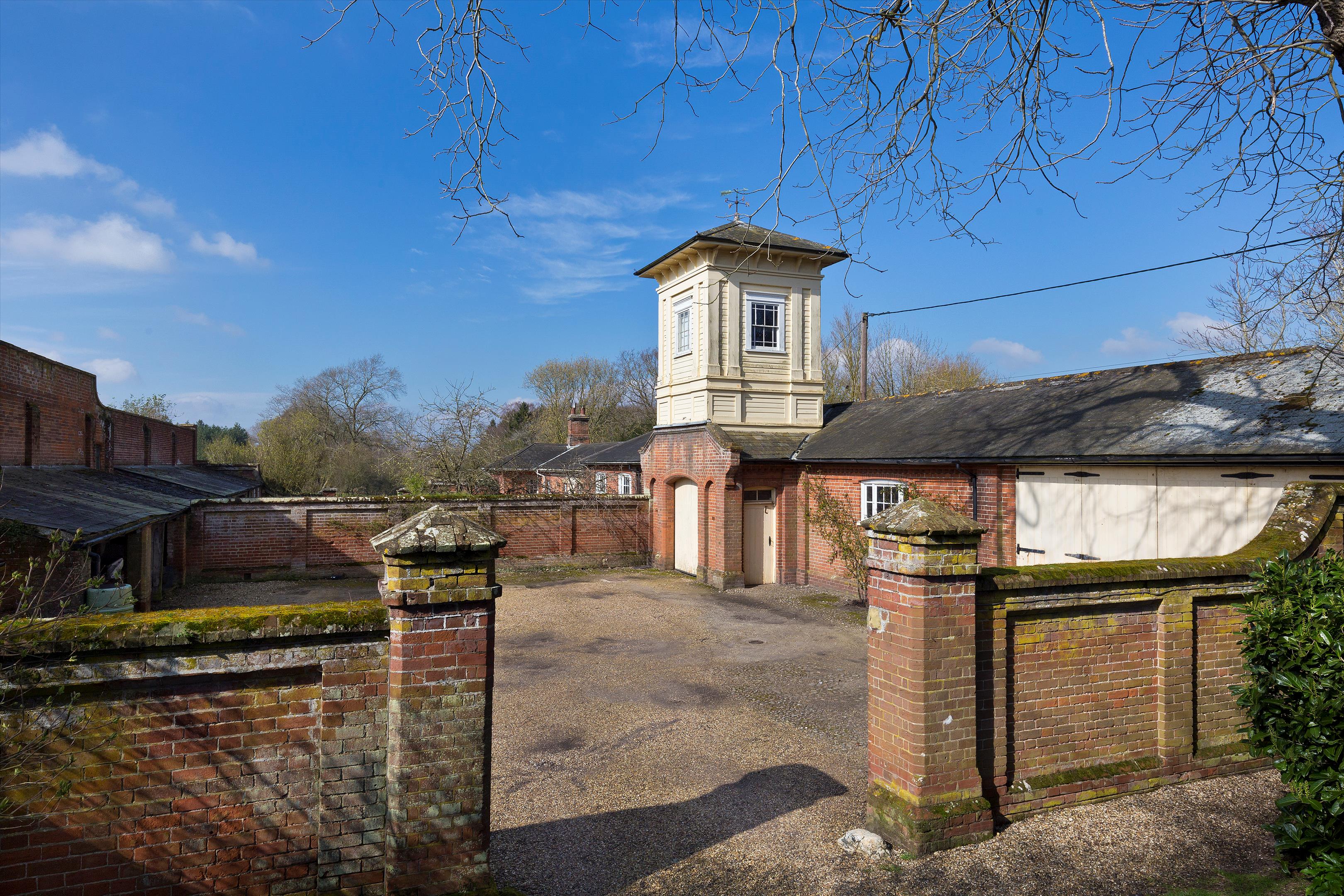 24 acres, Boxted, Colchester, CO4, Essex UKLandandFarms.co.uk