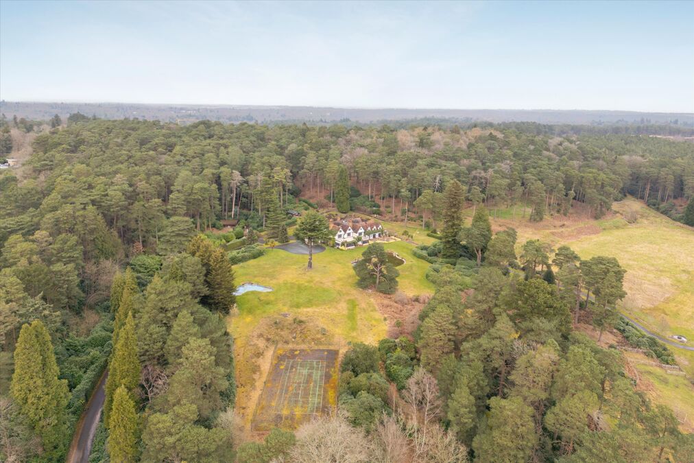 Image of Chertsey Road, Windlesham, Surrey, GU20