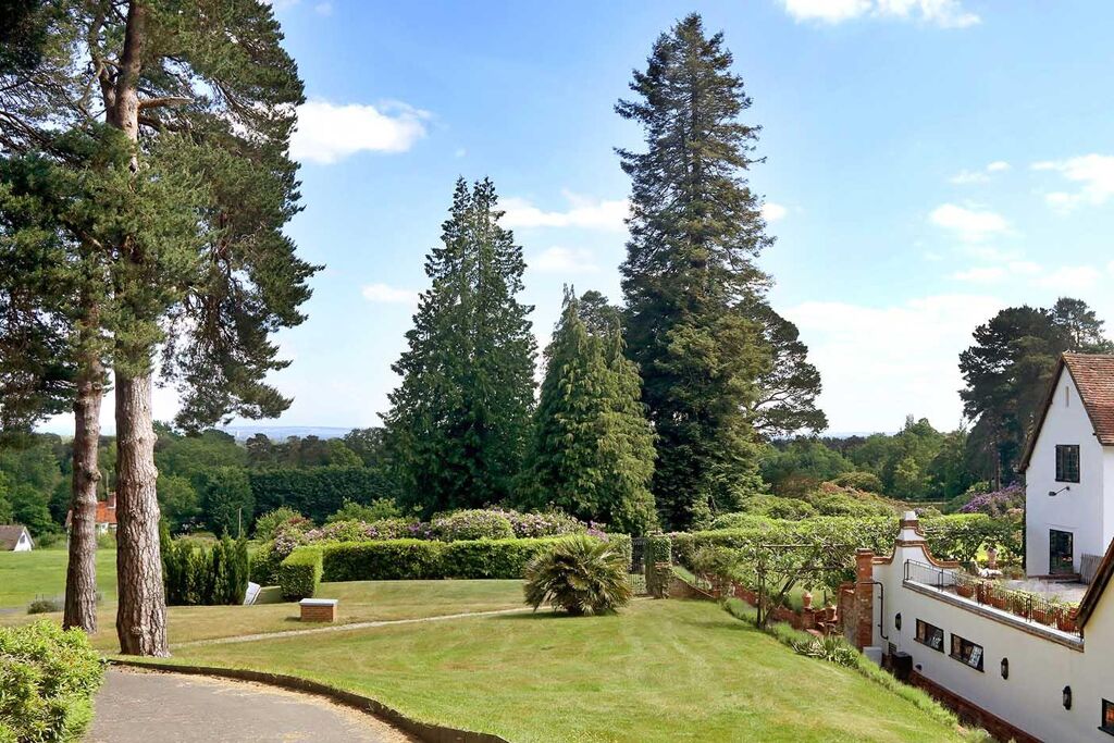 Image of Chertsey Road, Windlesham, Surrey, GU20