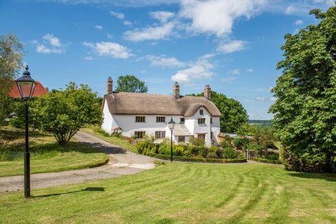 Picture of 6 bedroom house for sale.