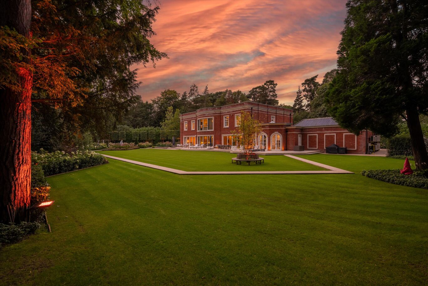 Image of Old Avenue, St George's Hill, Weybridge, Surrey, KT13