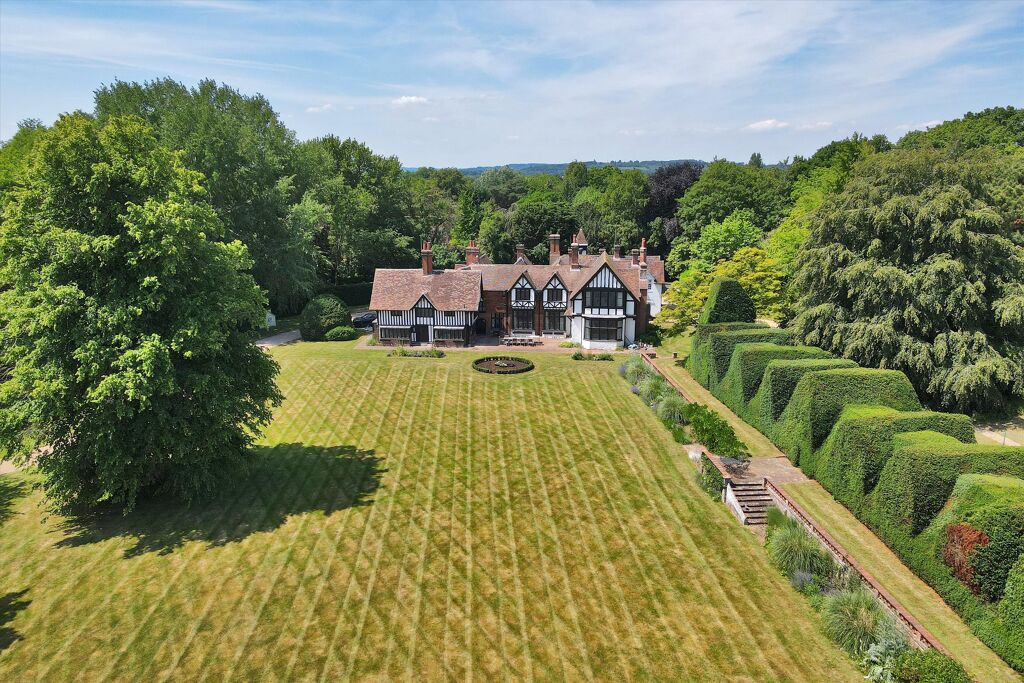 Image of Vicarage Road, Yalding, Kent, ME18