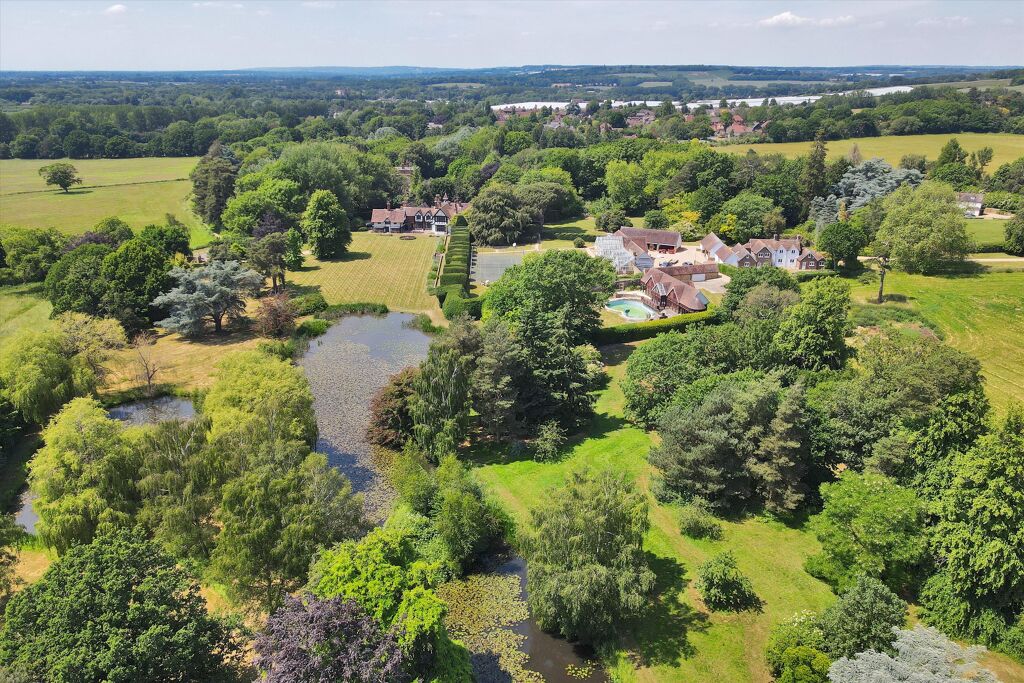 Image of Vicarage Road, Yalding, Kent, ME18