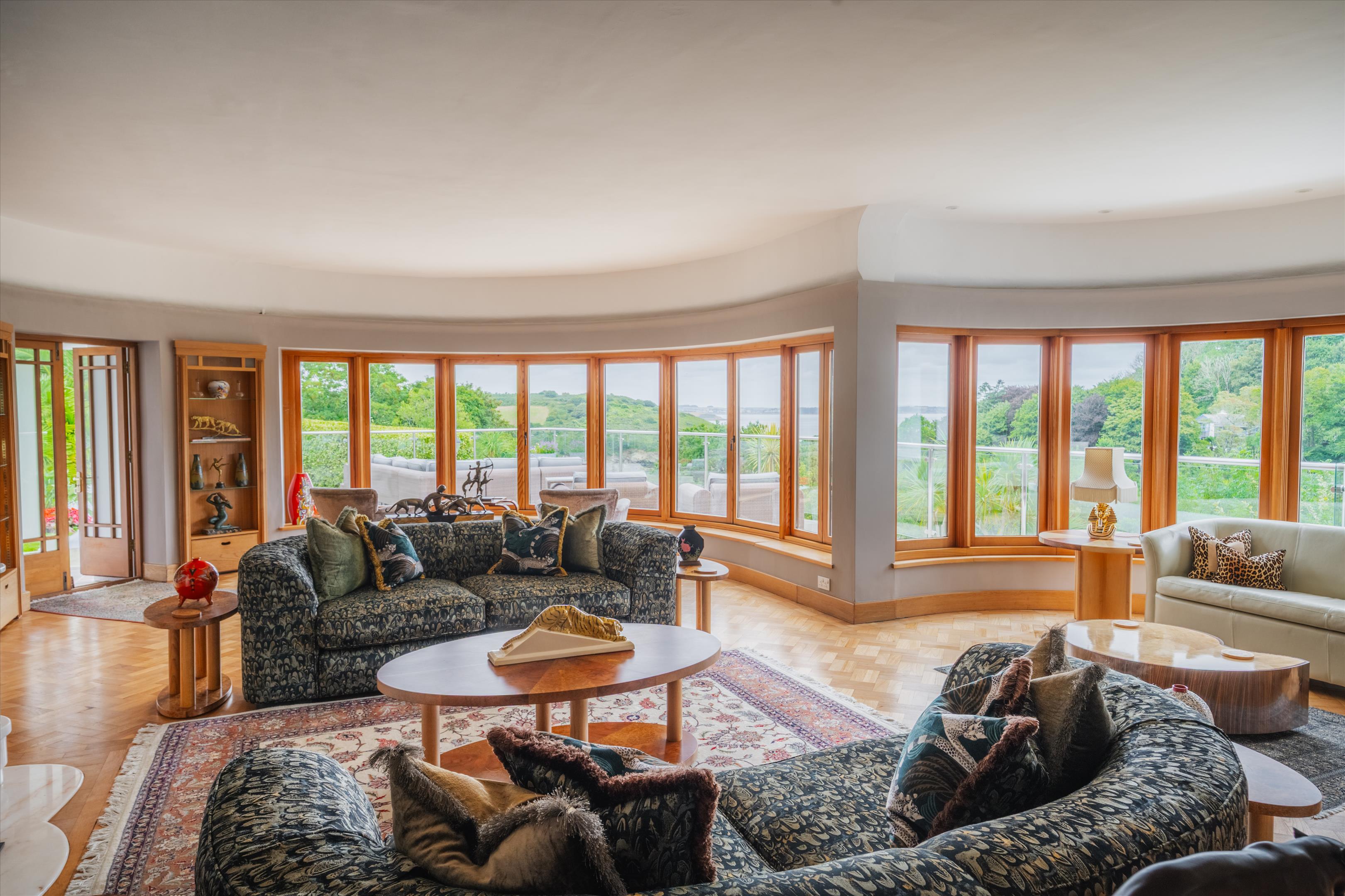 A Timeless Sanctuary in the Cotswolds' Embrace 1