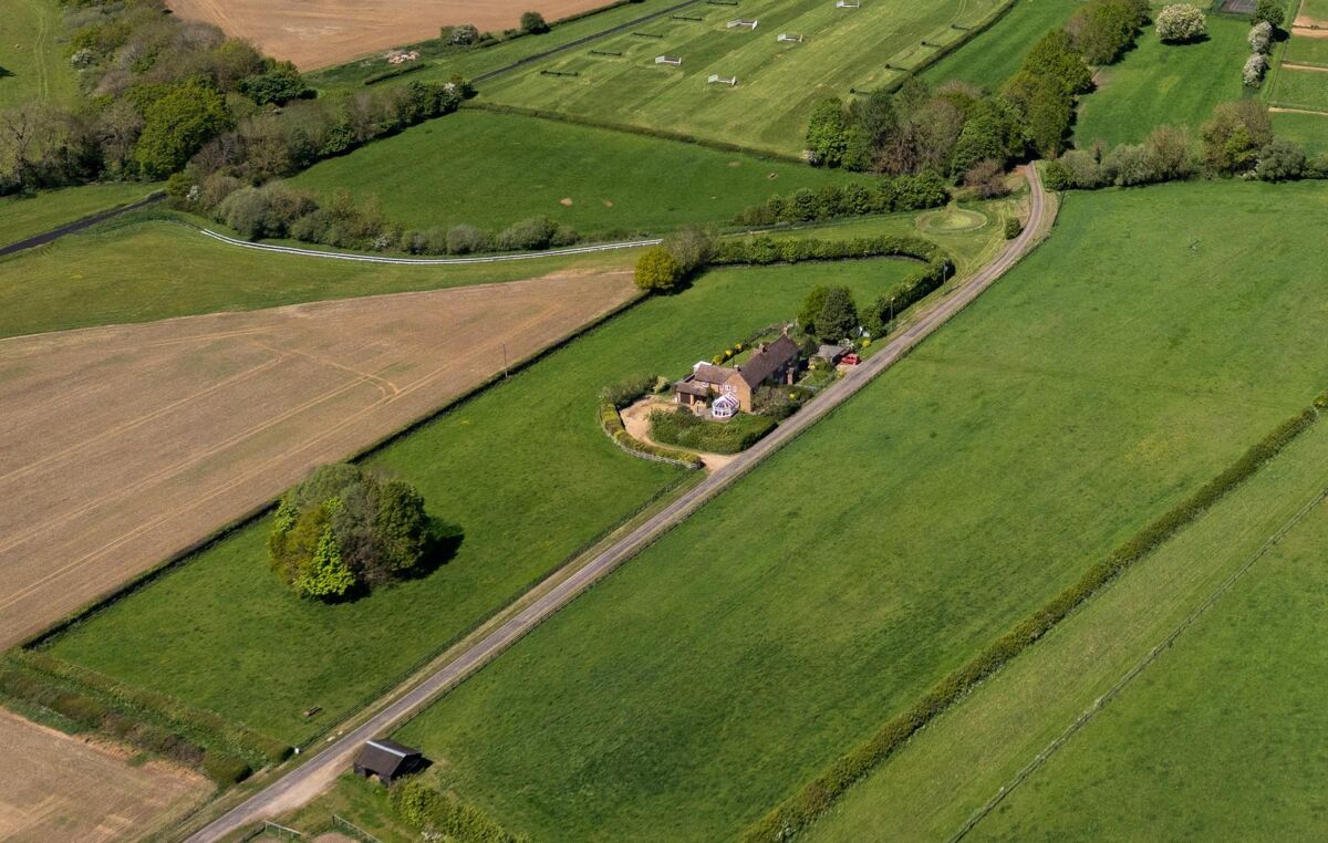 A Bucolic Sanctuary: Discover the Idyllic Charm of Knight Frank Property 4