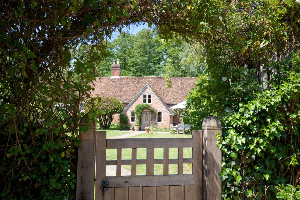 Image of Knockwood Lane, Nether Wallop, Stockbridge, Hampshire, SO20