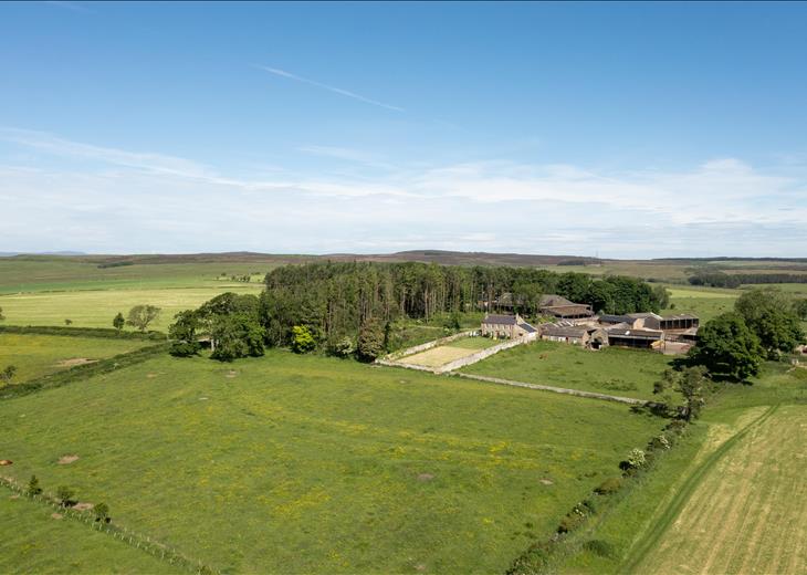 Picture of 4 bedroom farm/estate for sale.