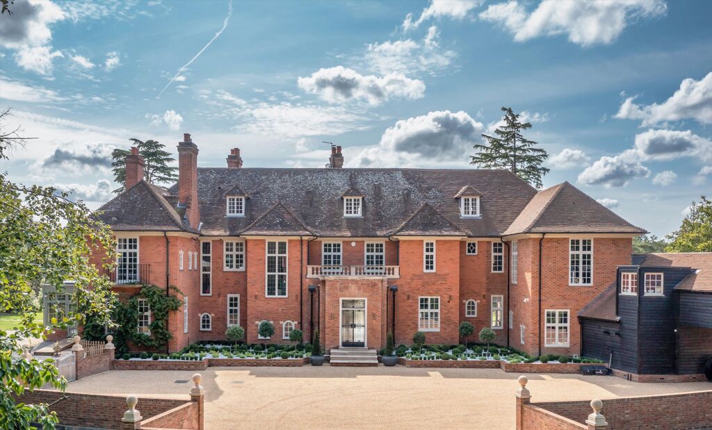 Image of Frensham Vale, Lower Bourne, Farnham, Surrey, GU10.