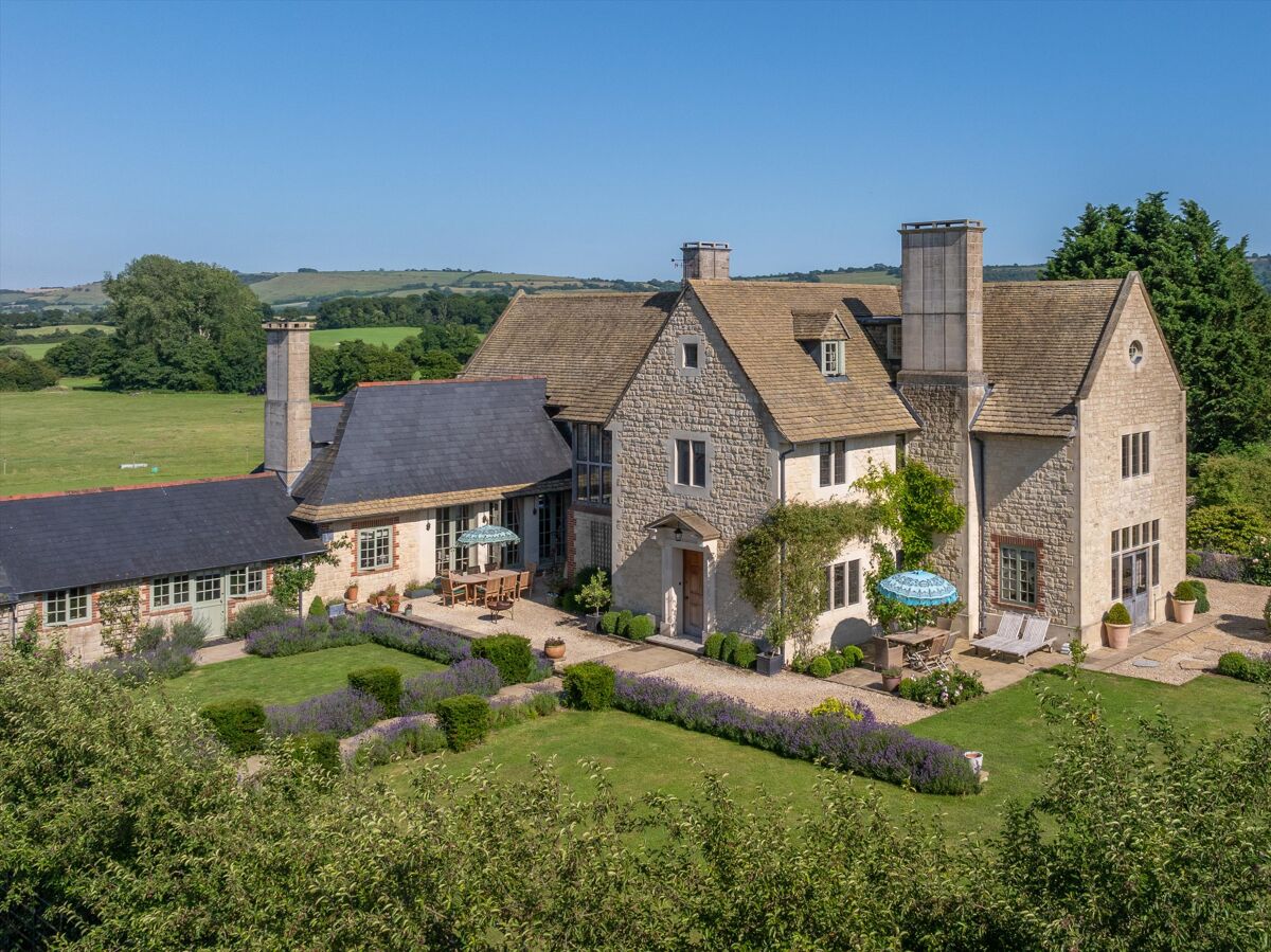 ‘A striking country house set in 215 acres of stunning Dorset ...