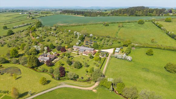 Picture of 5 bedroom house for sale.