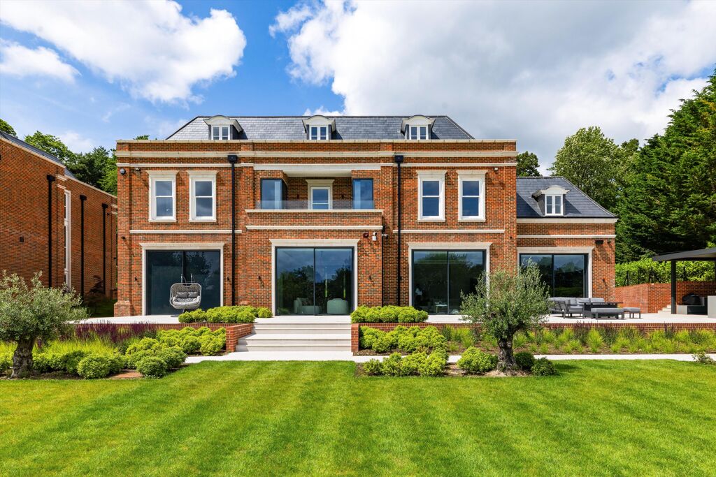 Image of Charters Gate, Hancocks Mount, Ascot, Berkshire, SL5