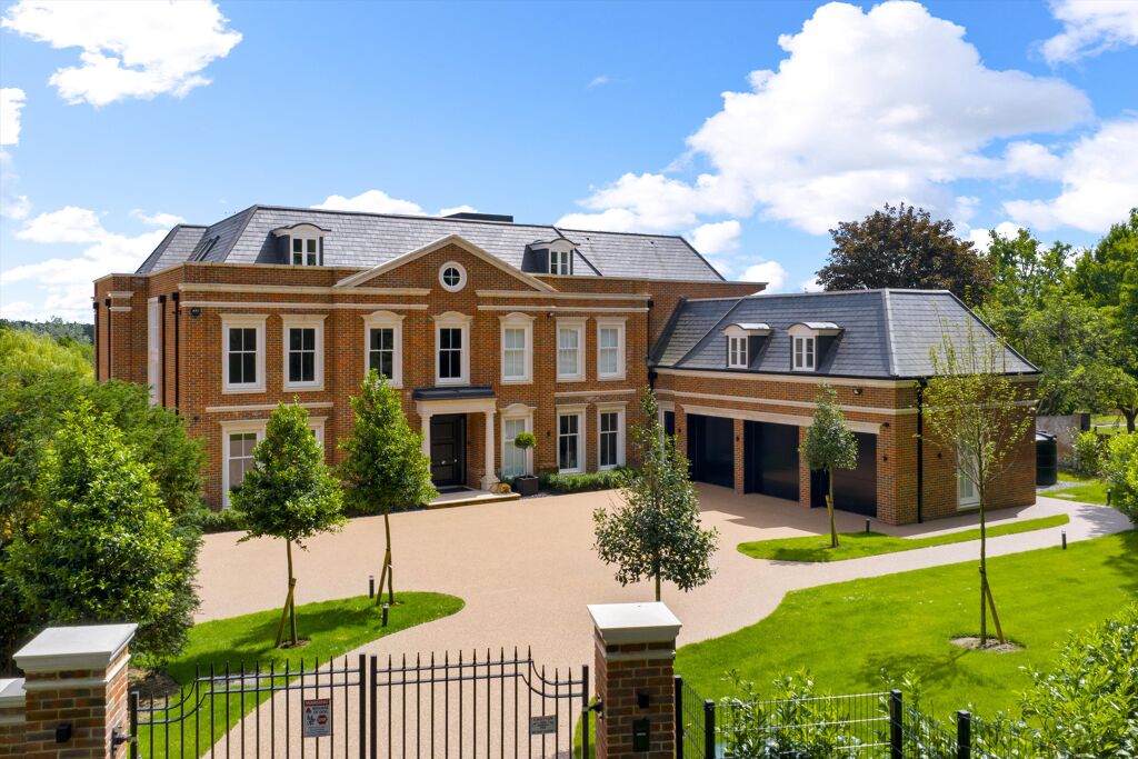 Image of Charters Gate, Hancocks Mount, Ascot, Berkshire, SL5