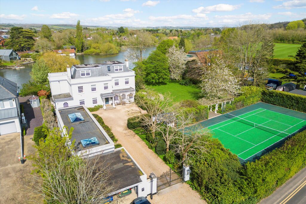 Image of Quarrywood Road, Marlow, Berkshire, SL7