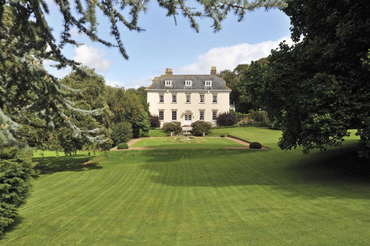 house for sale in South Milton, Kingsbridge, Devon CHO060201 Knight