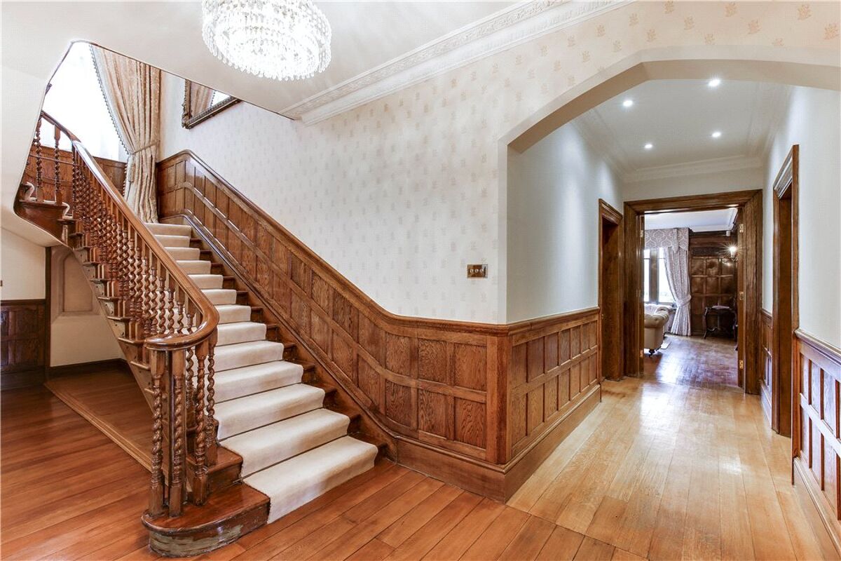 house for sale in Robins Nest Hill, Little Berkhamsted, Hertfordshire, SG13 CHO090401 Knight