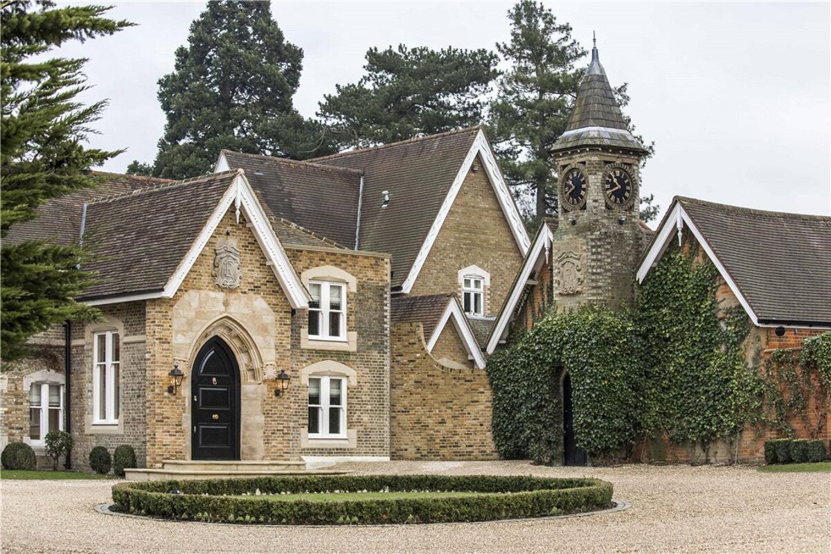 house for sale in Robins Nest Hill, Little Berkhamsted, Hertfordshire, SG13 CHO090401 Knight