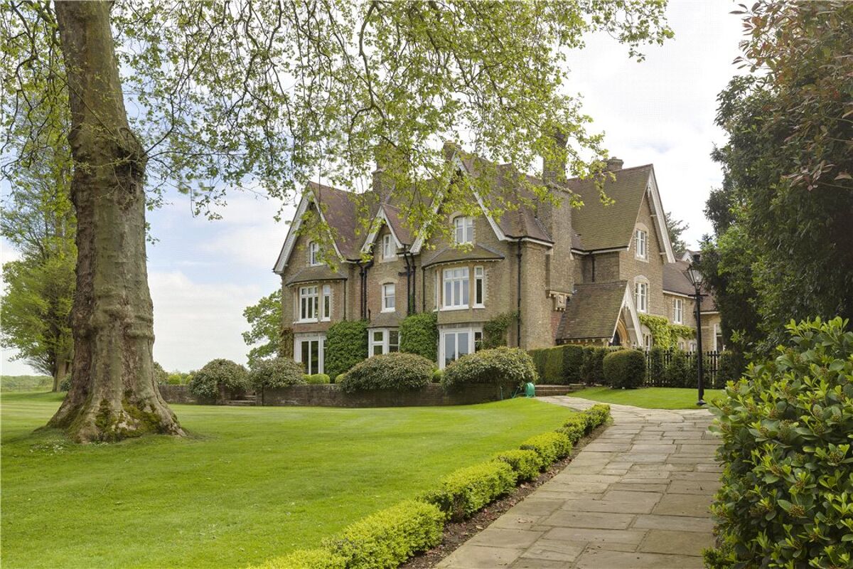 house for sale in Robins Nest Hill, Little Berkhamsted, Hertfordshire