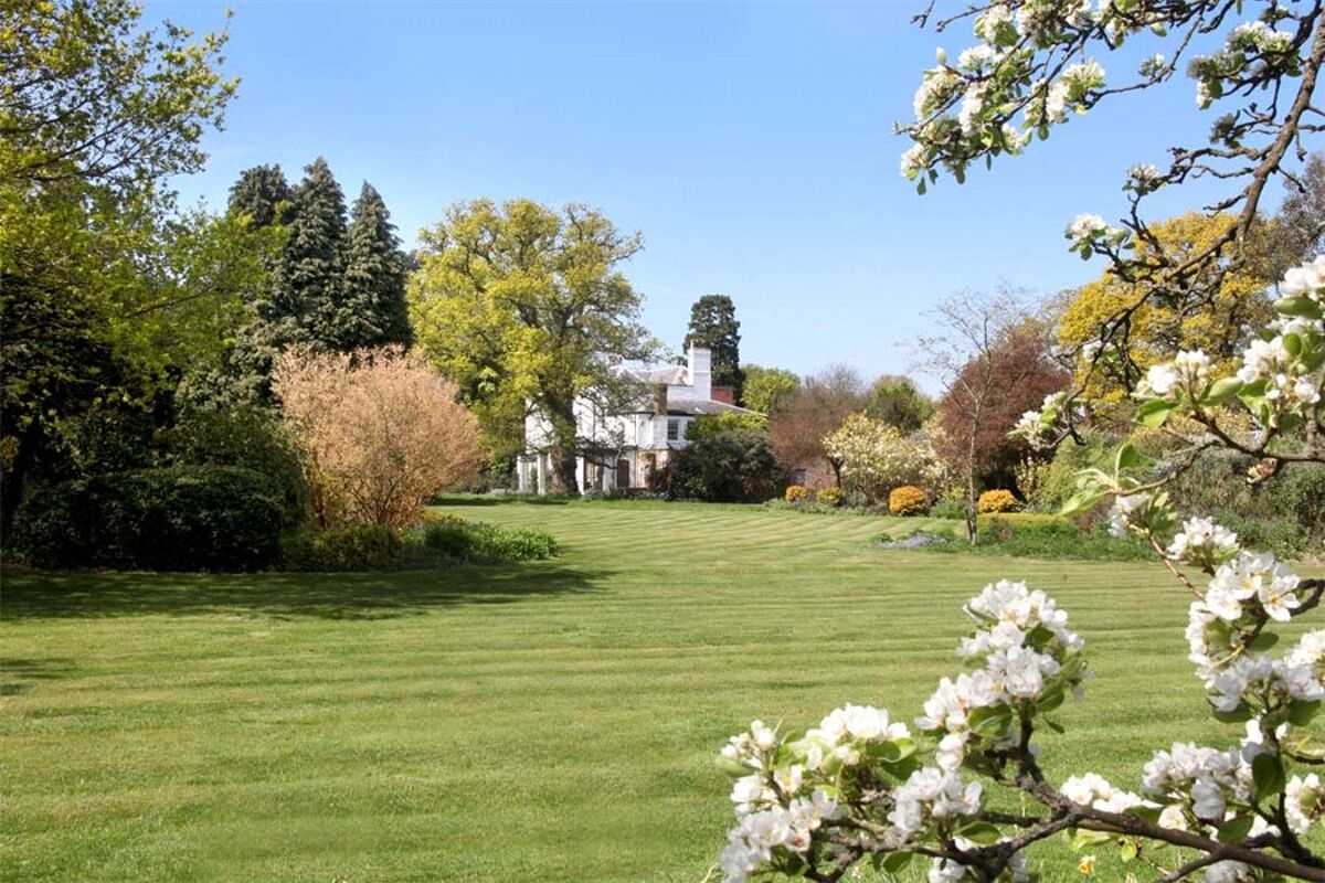 house for sale in Robins Nest Hill, Little Berkhamsted, Hertford