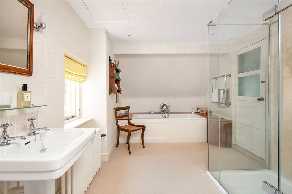 house for sale in Steventon, Basingstoke, Hampshire, RG25 CHO110113