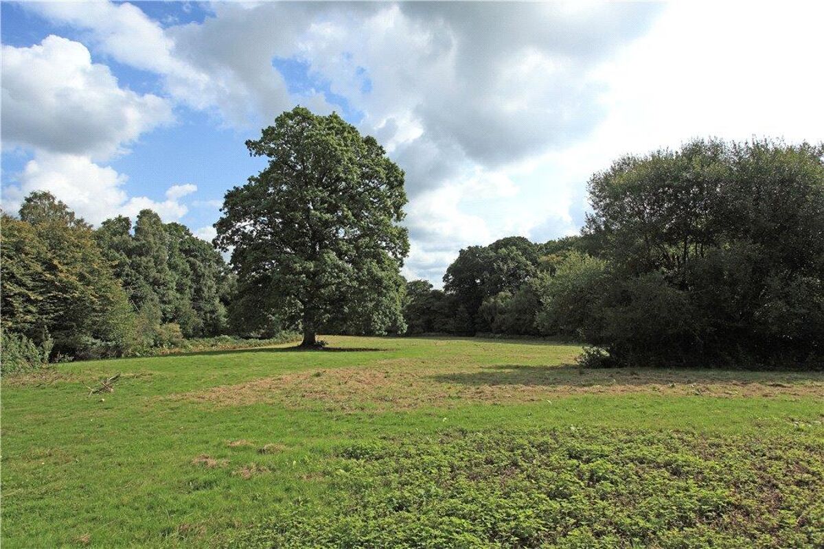 house for sale in Gun Hill, Heathfield, East Sussex, TN21 CHO110244