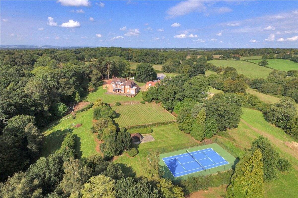 house for sale in Gun Hill, Heathfield, East Sussex, TN21 CHO110244