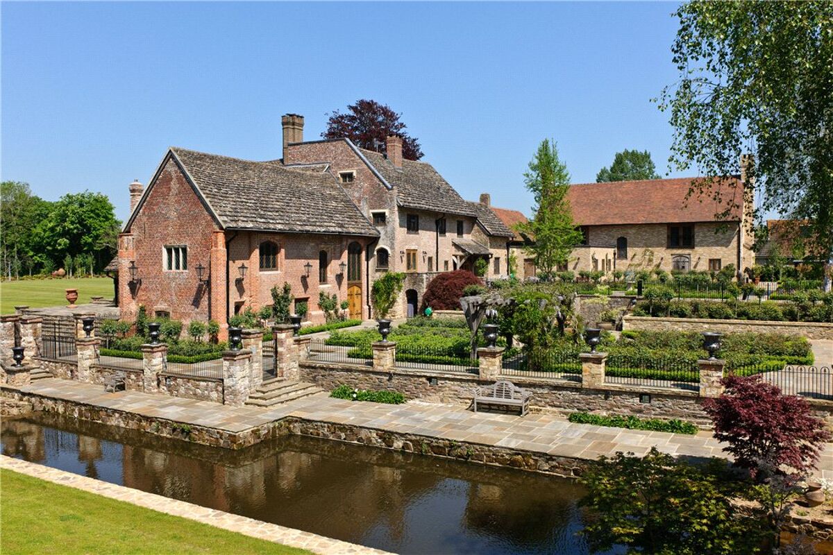 house for sale in Denne Road, Horsham, West Sussex, RH12 CHO120060