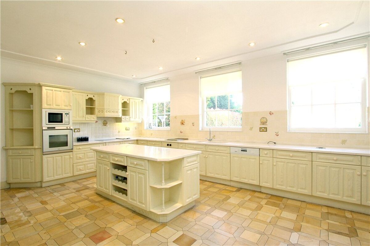 house for sale in Abridge Road, Chigwell, Essex, IG7 CHO120084