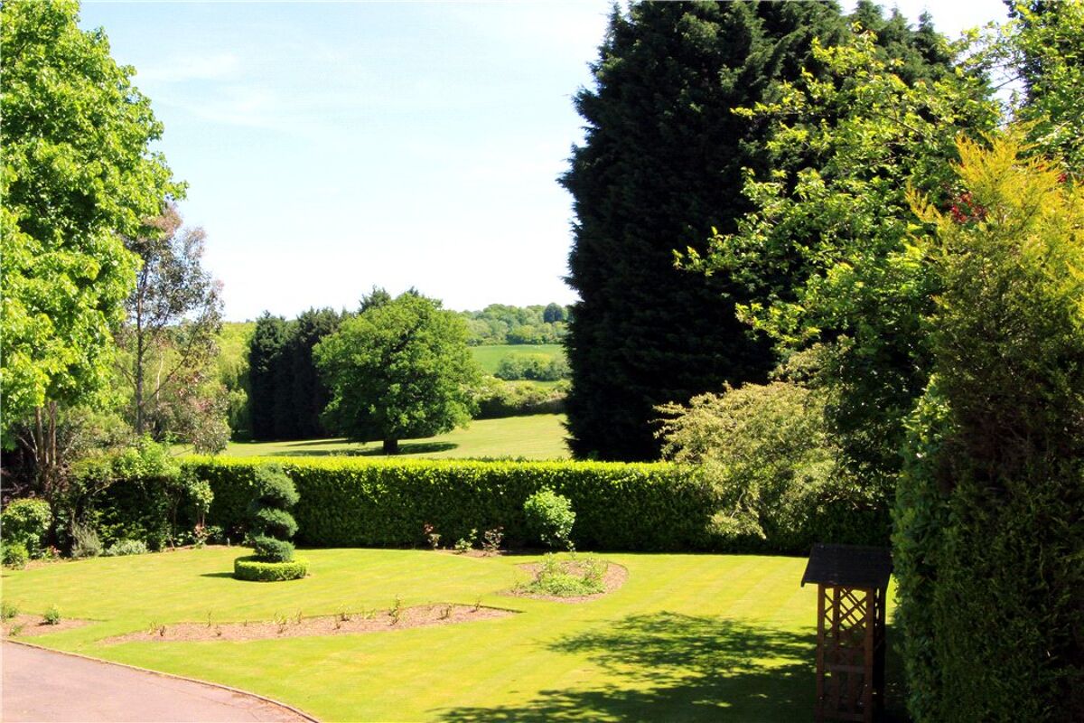 house for sale in Abridge Road, Chigwell, Essex, IG7 CHO120084