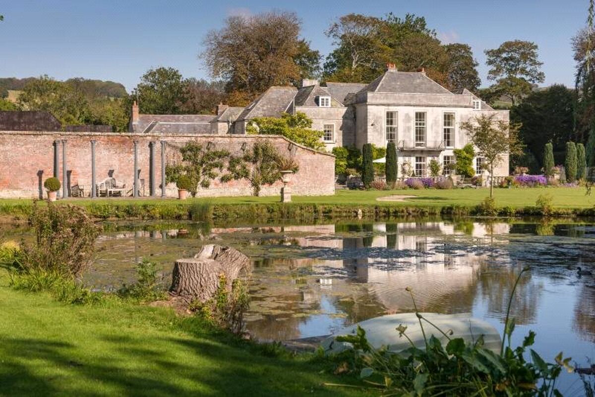 house for sale in Church Street, Weymouth, Dorset, DT3 CHO130437