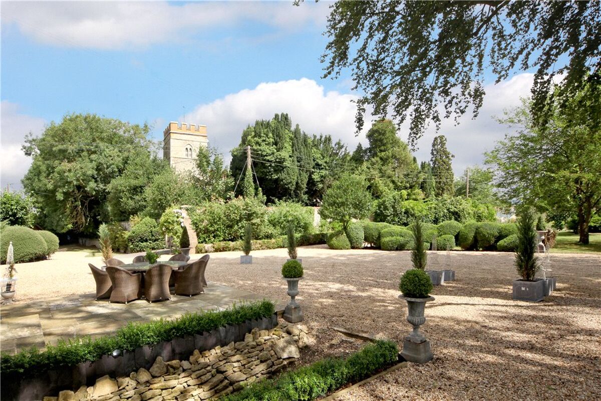 house for sale in Lathbury, Newport Pagnell, Buckinghamshire, MK16