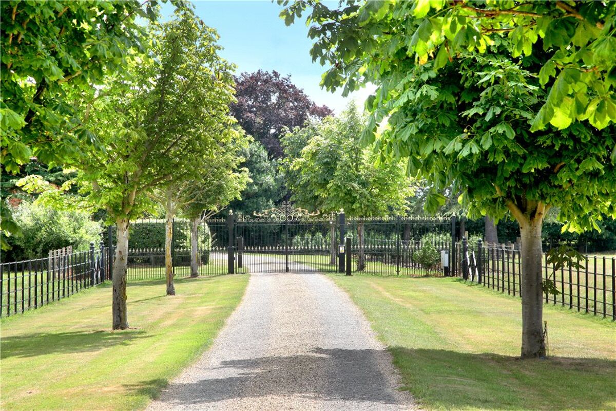 house for sale in Lathbury, Newport Pagnell, Buckinghamshire, MK16