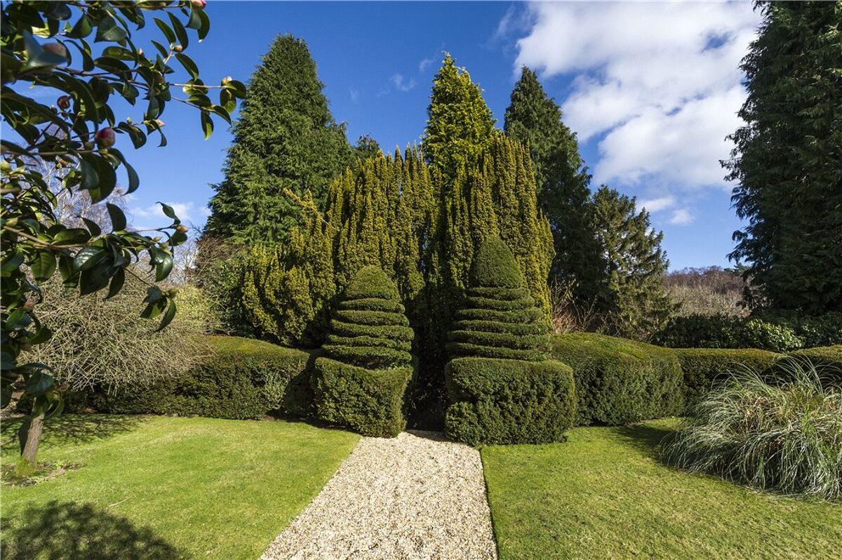 house for sale in Thursley, Godalming, Surrey, GU8 CHO140016 Knight