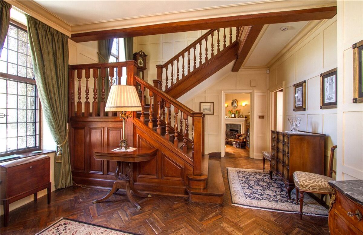 house for sale in Thursley, Godalming, Surrey, GU8 CHO140016 Knight