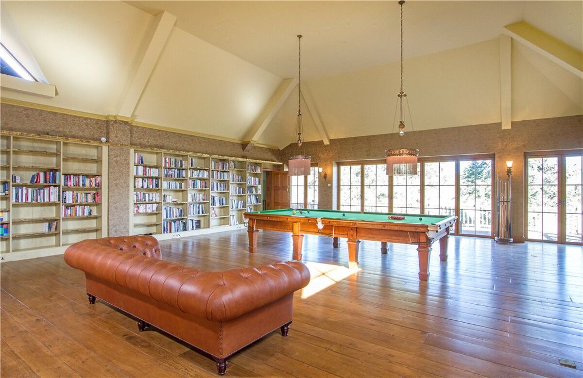 house for sale in Thursley, Godalming, Surrey, GU8 CHO140016 Knight