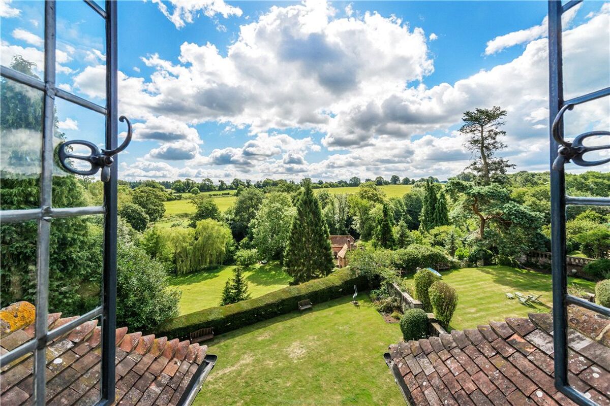 house for sale in Thursley, Godalming, Surrey, GU8 CHO140016 Knight