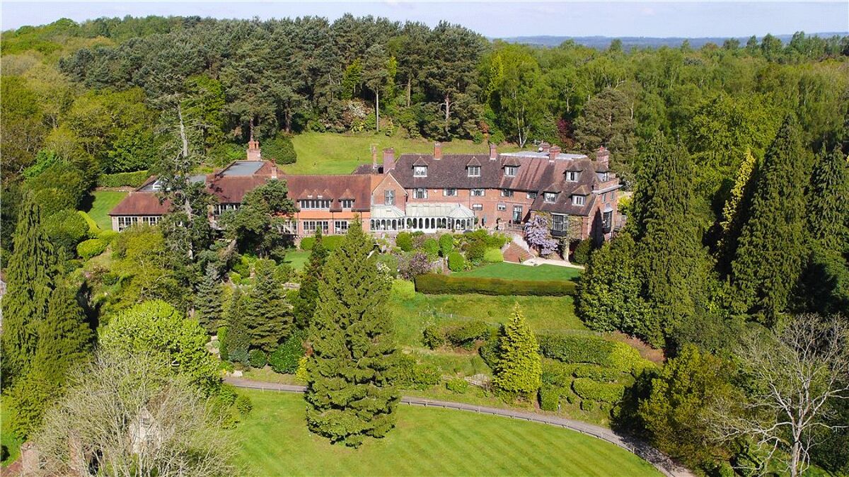 house for sale in Thursley, Godalming, Surrey, GU8 CHO140016 Knight