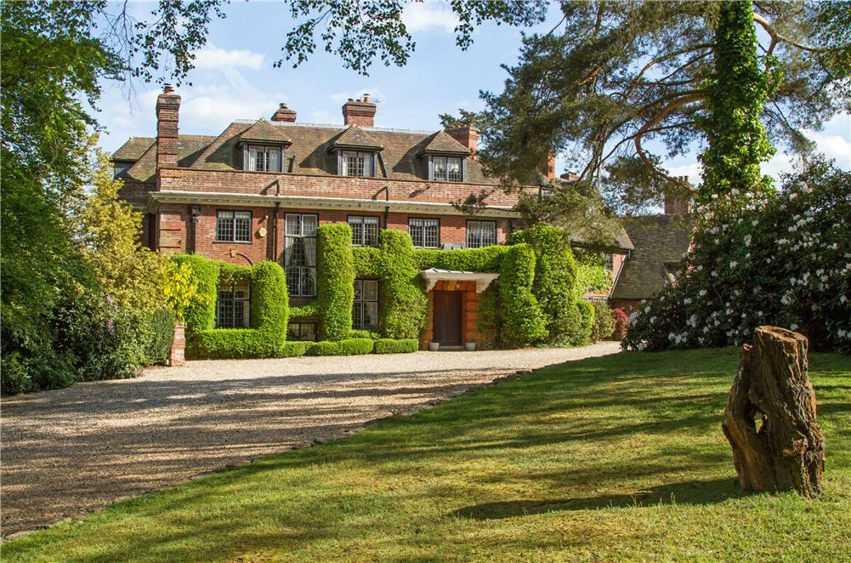 house for sale in Thursley, Godalming, Surrey, GU8 CHO140016 Knight