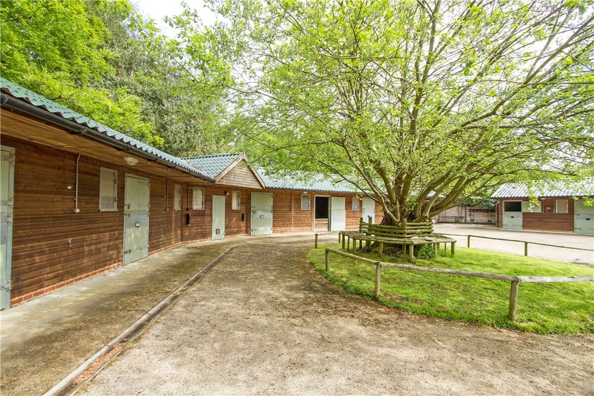 house for sale in Thursley, Godalming, Surrey, GU8 CHO140016 Knight