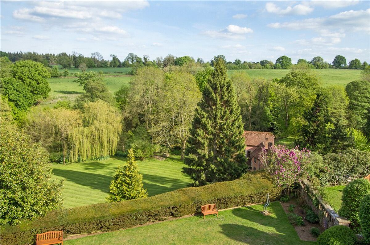 house for sale in Thursley, Godalming, Surrey, GU8 CHO140016 Knight