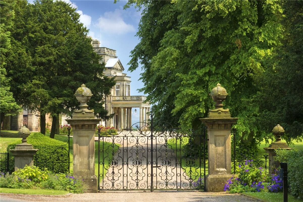 house for sale in Dunstall, BurtonOnTrent, Staffordshire, DE13