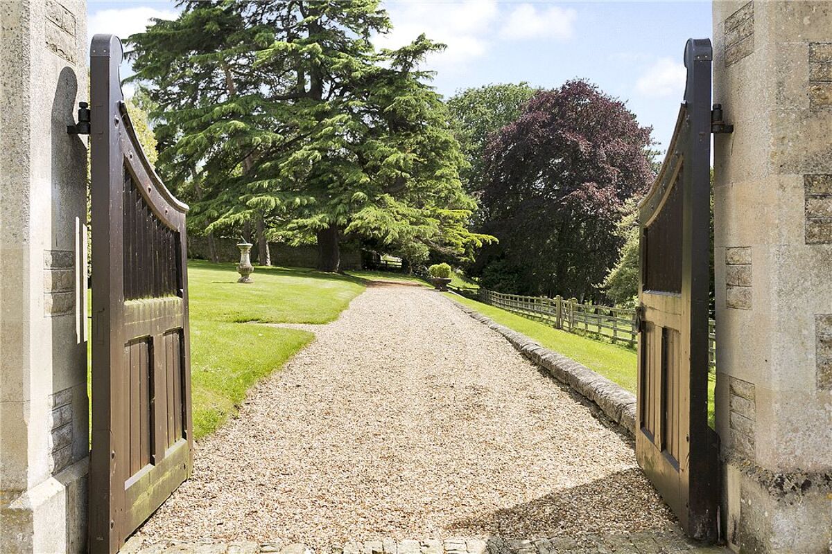 house for sale in High Street, Duddington, Stamford, Northamptonshire