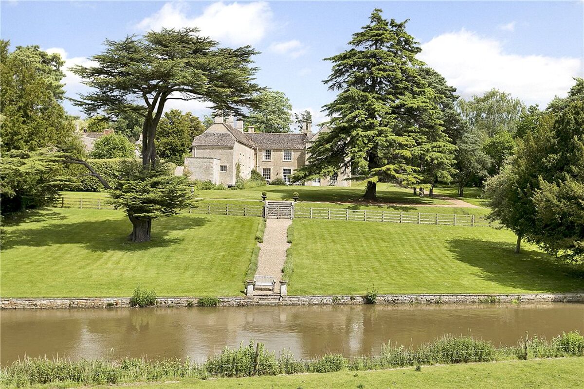 house for sale in High Street, Duddington, Stamford, Northamptonshire