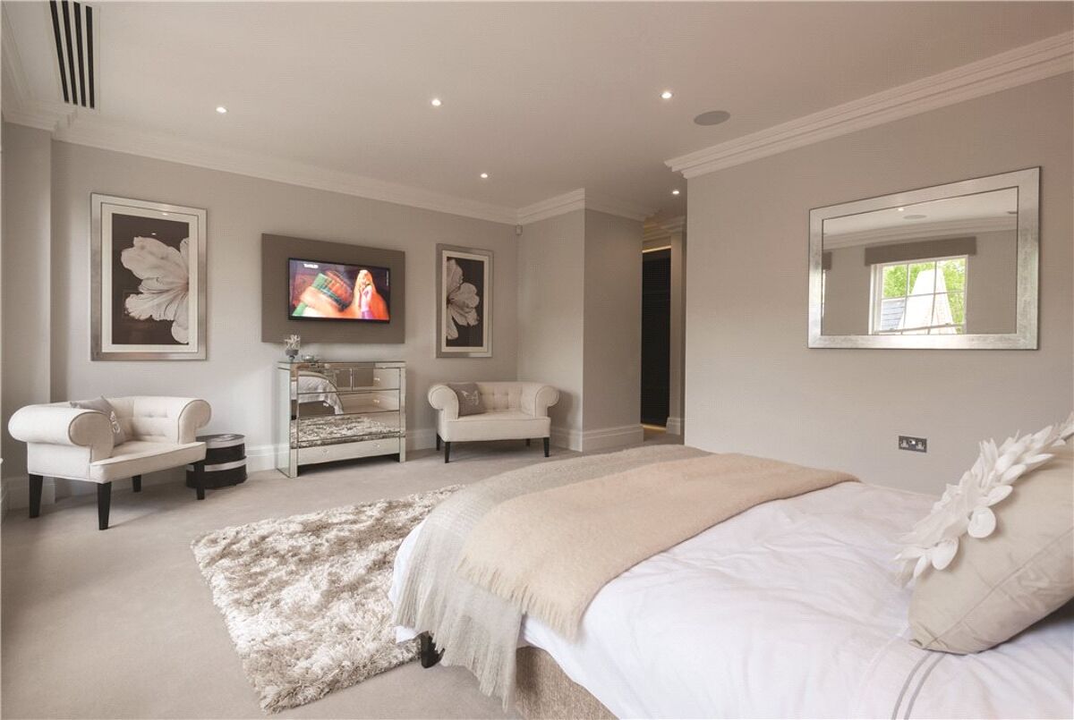 house for sale in Montrose Gardens, Oxshott, Leatherhead, Surrey, KT22 CHO140301 Knight Frank