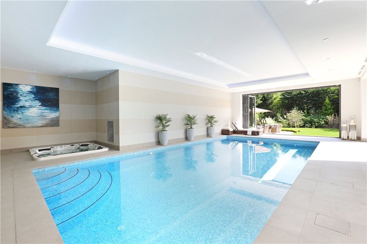 house for sale in Montrose Gardens, Oxshott, Leatherhead, Surrey, KT22 CHO140301 Knight Frank