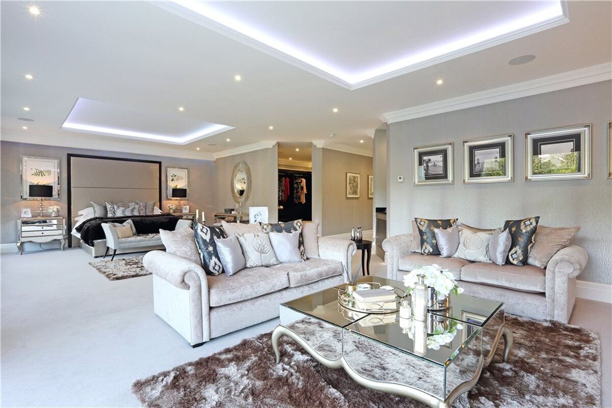 house for sale in Montrose Gardens, Oxshott, Leatherhead, Surrey, KT22 CHO140301 Knight Frank